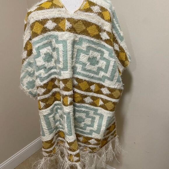 New Free People Poncho Diamondback Cozy
Sweater Kimono in Ivory One Size sha… - Picture 7 of 8